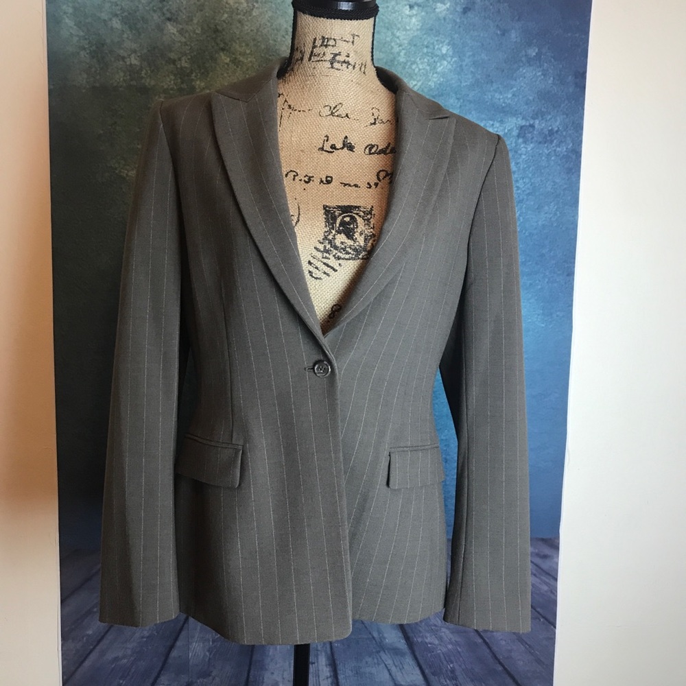 TAHARI Gray Striped Career Blazer  one button 12